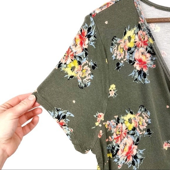 Torrid Super Soft Olive Floral V-Neck Babydoll Tee - Picture 5 of 6